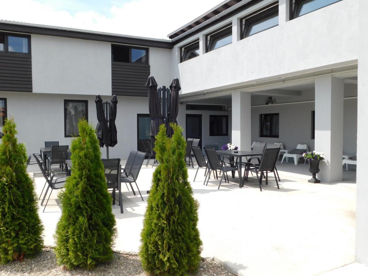 Mountain Vista Suites Zărneşti Dış mekan fotoğraf